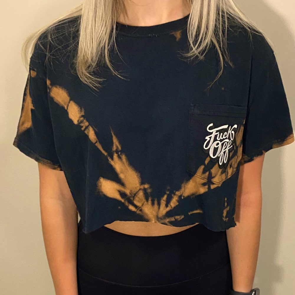 Black bleach dye cropped t shirt with patch